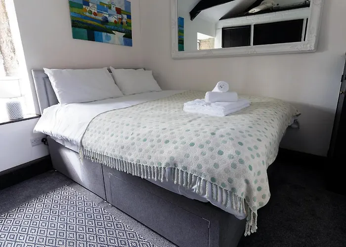 Idyllic Cornish Cottage In The Beautiful Lamorna Valley - Walk To Pub & Sea