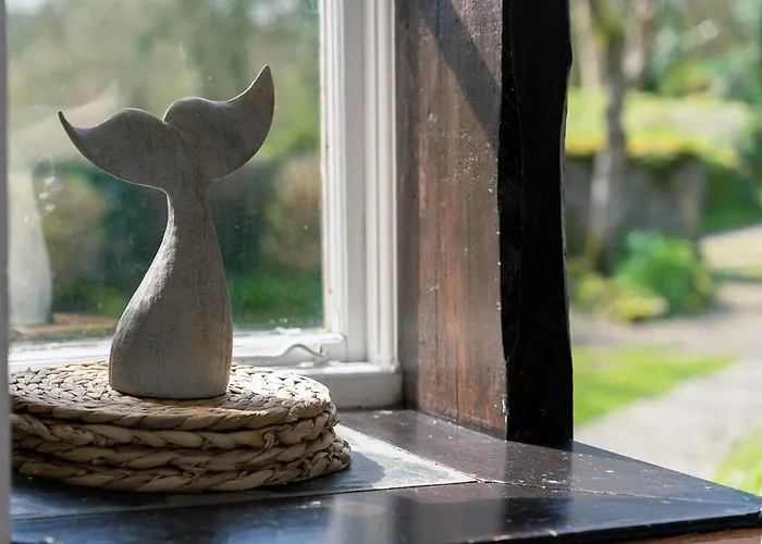 Idyllic Cornish Cottage In The Beautiful Lamorna Valley - Walk To Pub & Sea